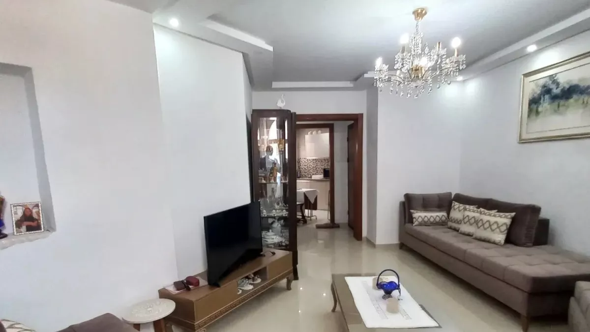 شقةّ S+2 فاخرة في بومهل بل اير – ملاذك الهادئ وسط الضاحية الراقية