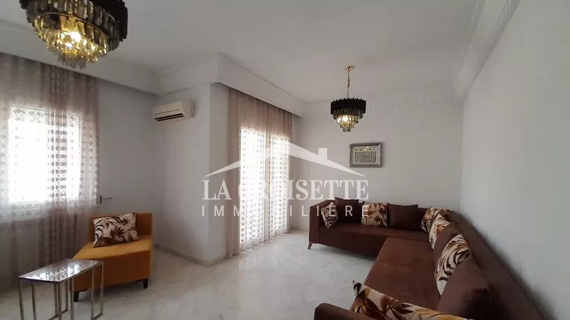 Möblierte S+3-Wohnung in Ain Zaghouan Nord: Ein Refugium der Komfort und Sicherheit