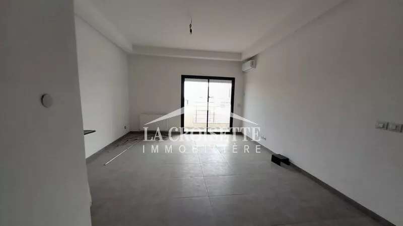 شقة فاخرة S+3 في حدائق قرطاج – مجمع سكني راقٍ وآمن