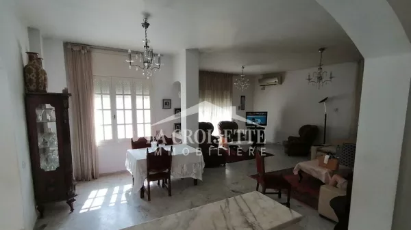 فيلا رائعة على الأرضية السفلى في لا سوكرا