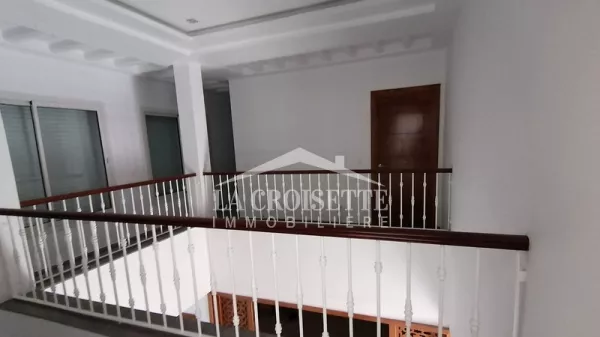 فيلا فاخرة S+5 مع مسبح في لا سوكرة