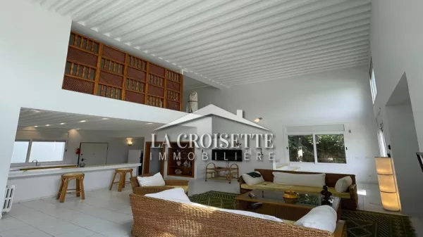 شقة لوفت مفروشة S+1 في لا سوقرة