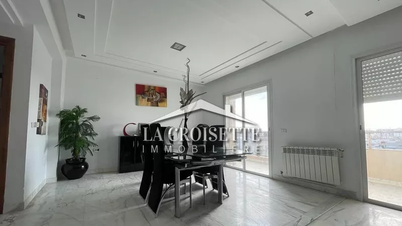 Geräumige S+3-Wohnung in Ain Zaghouan Nord: Ideal für ein entspanntes Wohnen