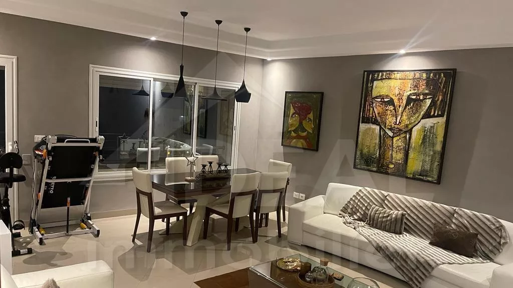 شقة فاخرة مفروشة في قرطاج: ملاذ الأناقة والرفاهية