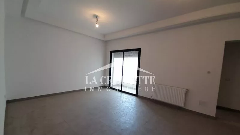 شقة فاخرة S+3 في جاردين دي كارثاج: ملاذ من الراحة والأمان