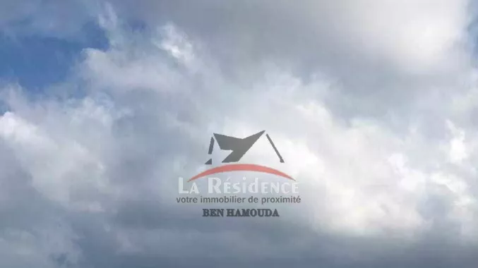 شقة فاخرة S+2 بإطلالة بحرية ساحرة في بنزرت