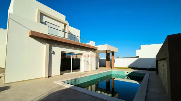 Luxury Villa with New Pool in Urban Midoun, Djerba