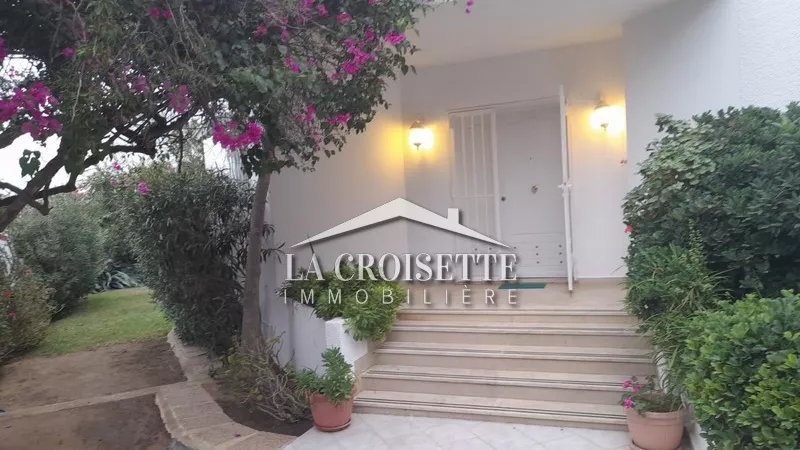 فيلا S+3 فاخرة في قمرت: ملاذ من الراحة والأناقة