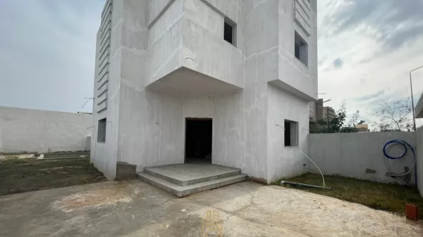 Luxury Villa S+5 with Pool in Cité Diamant, Hammamet Nord