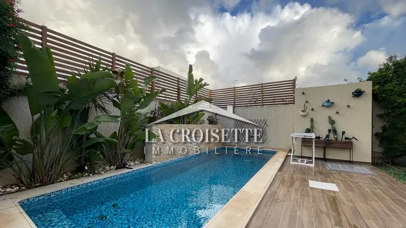 Villa di Lusso con Piscina a La Soukra: Un Rifugio di Comfort e Sicurezza