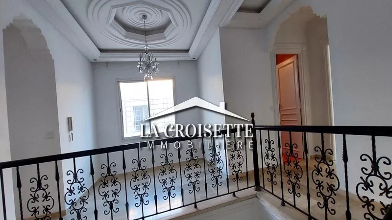 فيلا فاخرة S5 مع مسبح في لا مارسا: ملاذ من الراحة والفخامة