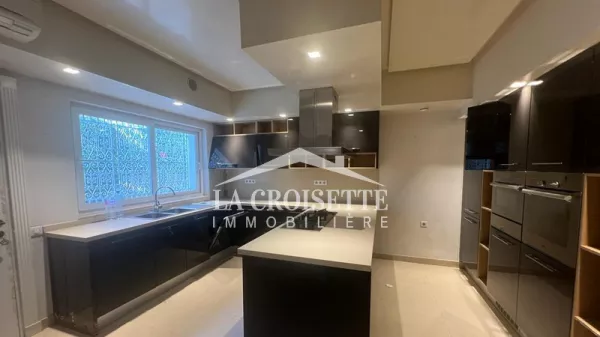 Luxury Villa S+5 with Pool in La Marsa