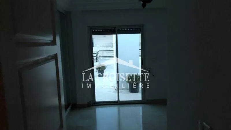 Luxuriöse S+3-Wohnung in Berges du Lac 2: Ein Refugium der Komfort und Sicherheit