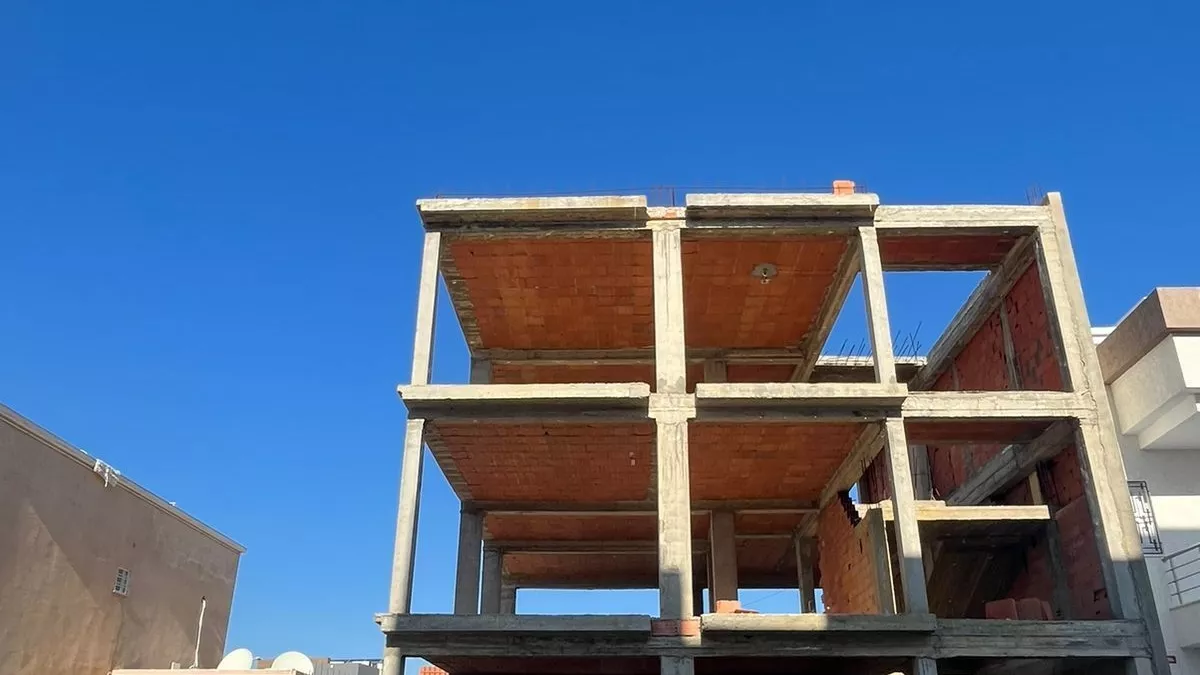 Edificio R+2 Non Finito in Vendita a AFH Mrezge, Cité El Wafa, Nabeul