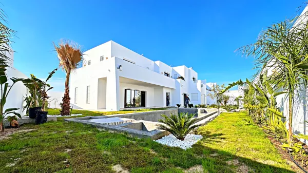 فيلا فاخرة على طراز حمامات للبيع في حمامات