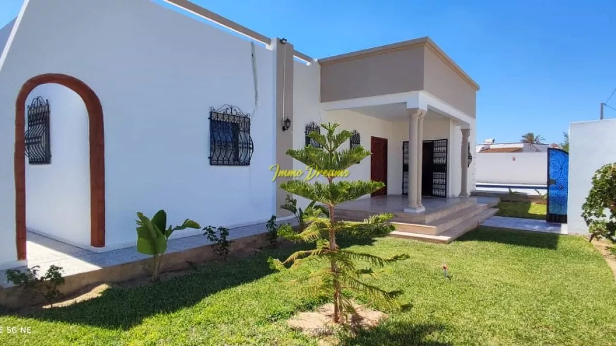 Luxury Villa with Bright Pool in Djerba Midoun