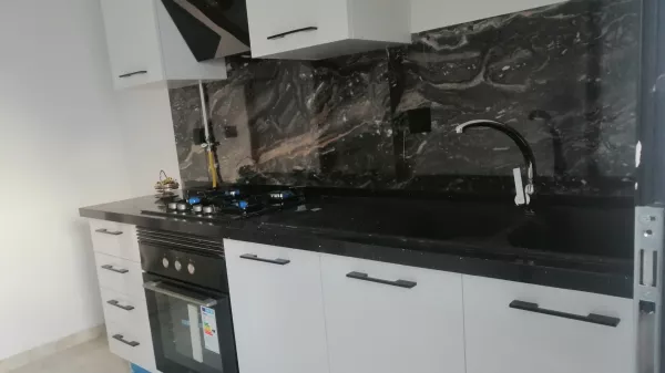 شقة عصرية للكراء في تونس مع مواقف سيارات