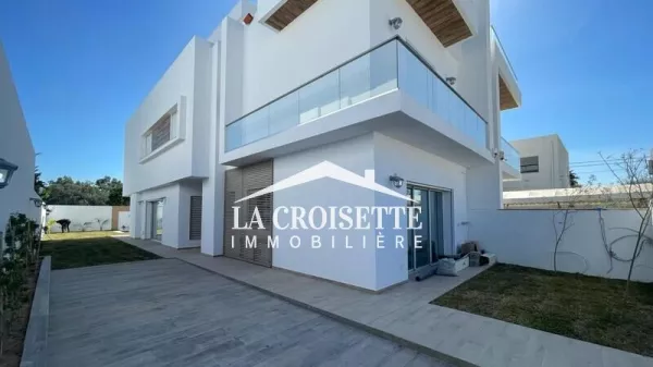 ثلاثي الفاخرة مع مسبح في لا سوقرة