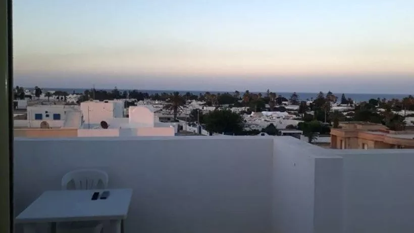 Sea View Apartment S+1 of 60m² with Terrace in El Maamoura