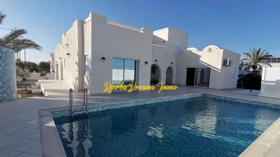 Luxurious Villa with Spacious Pool and Stunning Views near Djerba Beach