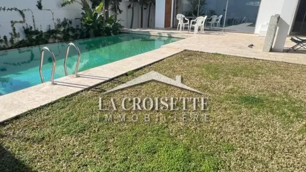 Luxury Villa with Pool in Jardins de Carthage