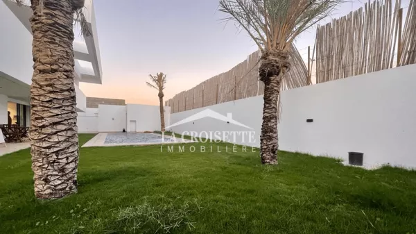 فيلا فاخرة S+6 مع حمام سباحة في السوقرة، أريانة