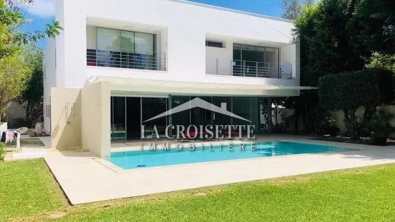 فيلا فاخرة مع مسبح في قرطاج: ملاذ من الراحة والأناقة