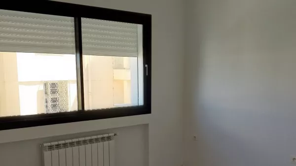 شقة فاخرة S+2 في منزه 5، أريانة - ملاذ الفخامة