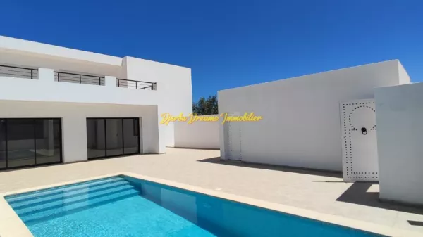 Luxury Villa with Pool in Urban Djerba