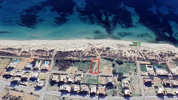 Waterfront Plot of 1087m² in Jinèn Beni Khiar, Nabeul