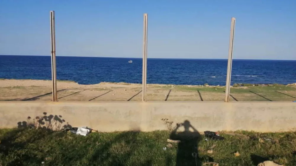 أرض ساحلية في هرقلة: فرصة استثنائية!