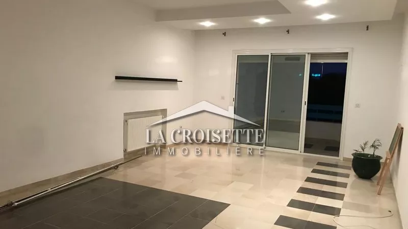 شقة فاخرة S+3 في المرسى، تونس: ملاذ من الراحة والأمان