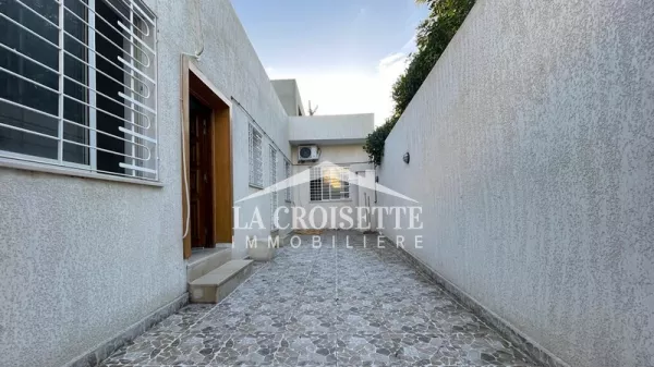 فيلا فاخرة في السوكرا، أريانة