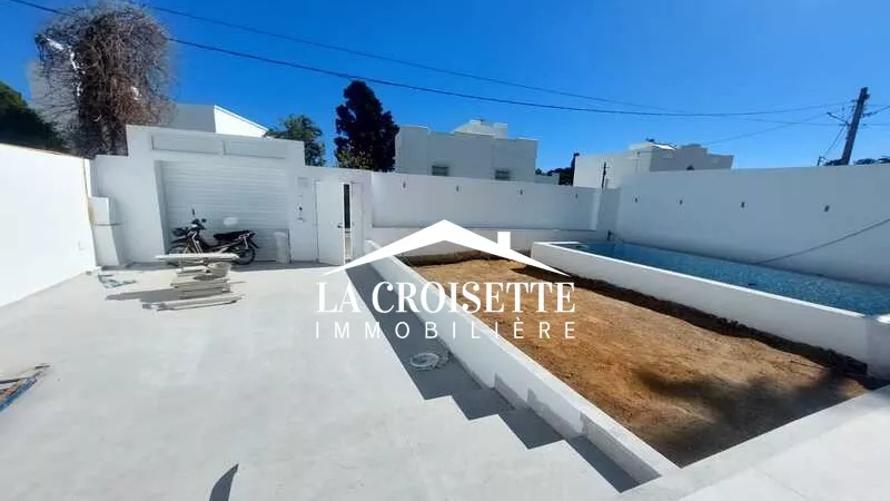 فيلا فاخرة مع مسبح في المرسى - MVL0280