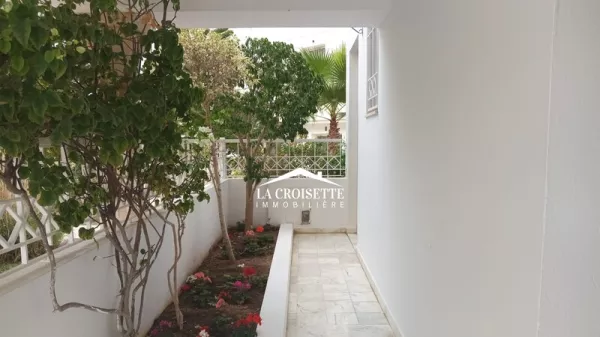 Luxurious Triplex for Rent in Lac 2, Tunis - MTRL0099