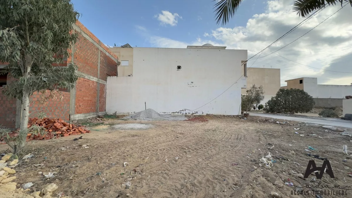 أرض زاوية 175 م² في بني خيار – فرصة ذهبية للاستثمار السكني