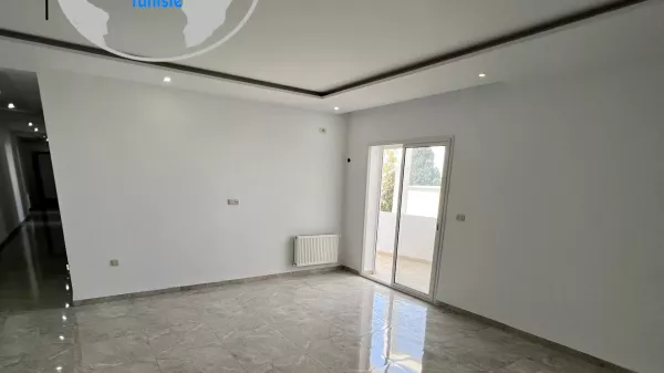 Spacious 3-Bedroom Apartment for Rent near Farhat Hached Hospital in Sousse