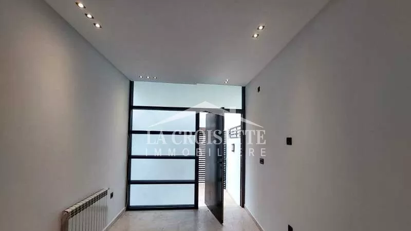Luxurious Duplex with Terrace in La Marsa - MDL0636