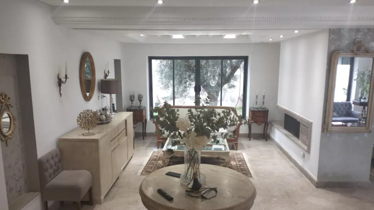 فيلا فاخرة في بورج تول آريانا: حلم يصبح حقيقة