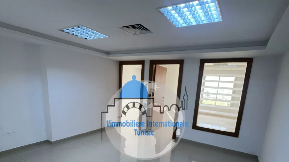 Spazio Ufficio A2 a Cité Caserne: Il Tuo Ideale Luogo di Lavoro a Sousse