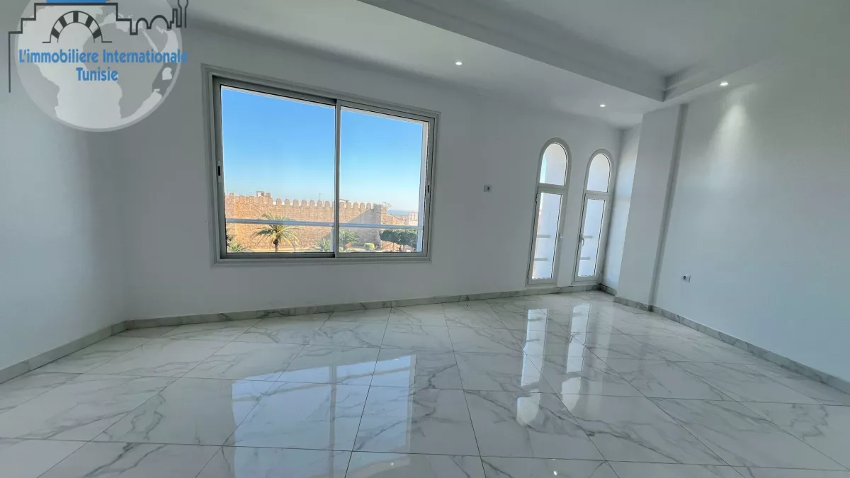 مساحة مكتب فاخرة للايجار في مركز مدينة سوسة: مكان عملك المثالي