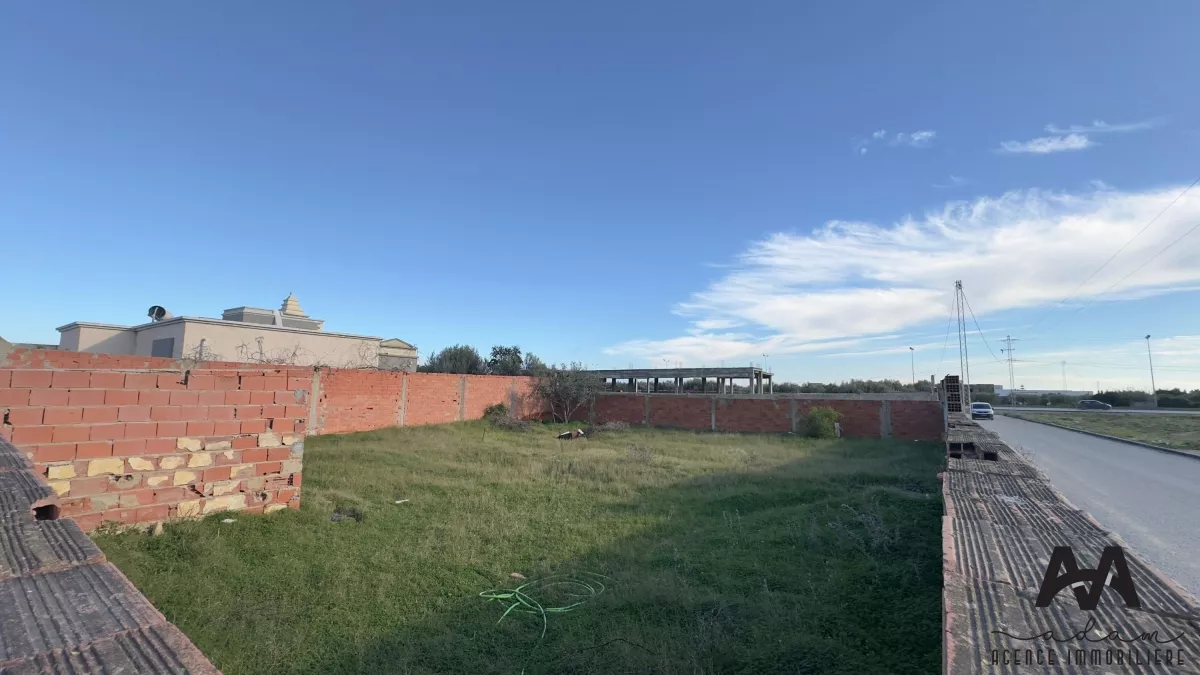 قطعة أرض استثنائية ٧٠٦ م² في دقدوق – فرصة لا تُعوّض!