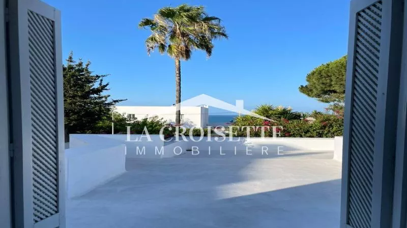 شقة فاخرة تطل على البحر للإيجار في ڨمرت، المرسى – MEL0063