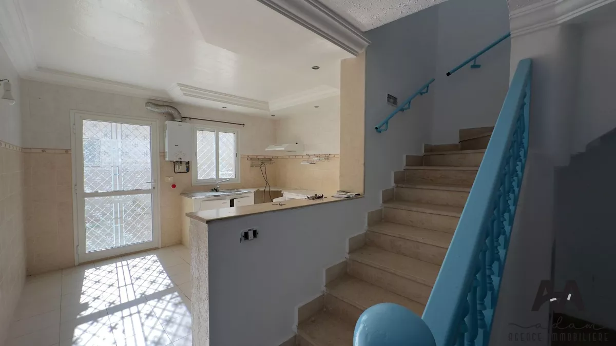 Ampio Duplex S+2 con Terrazza a Néapolis, Nabeul