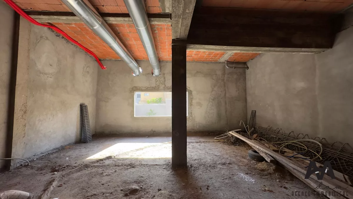 محل تجاري فاخر بمساحة 180 م² في قلب نابل – فرصة ذهبية لرفع مبيعاتك!