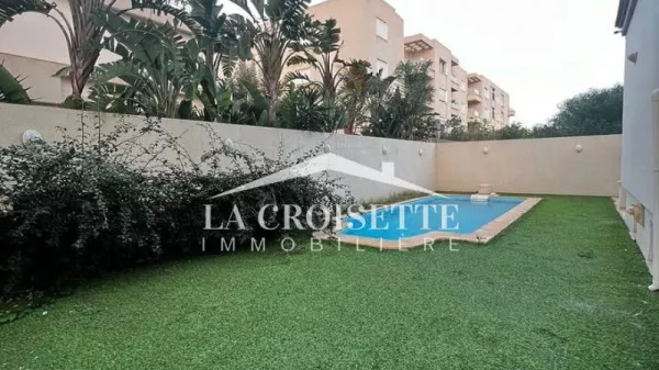 Luxury 4-Bedroom Apartment with Garden and Pool in Jardins de Carthage, Tunis