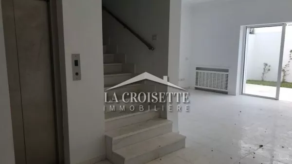 Triplex di Lusso con Piscina a Gammarth ZTRL0012