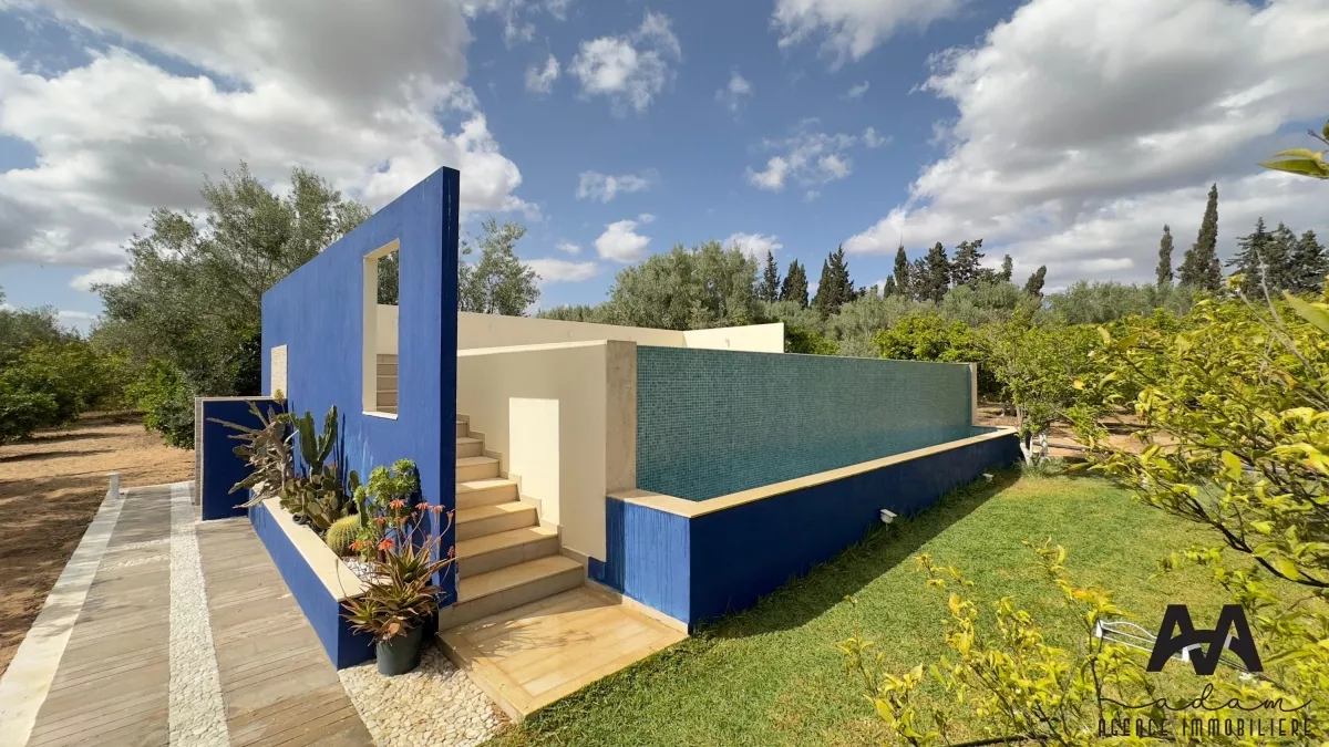 فيلا روعة لصيف ممتع مع حمام سباحة وحدائق في تازركة، نابل