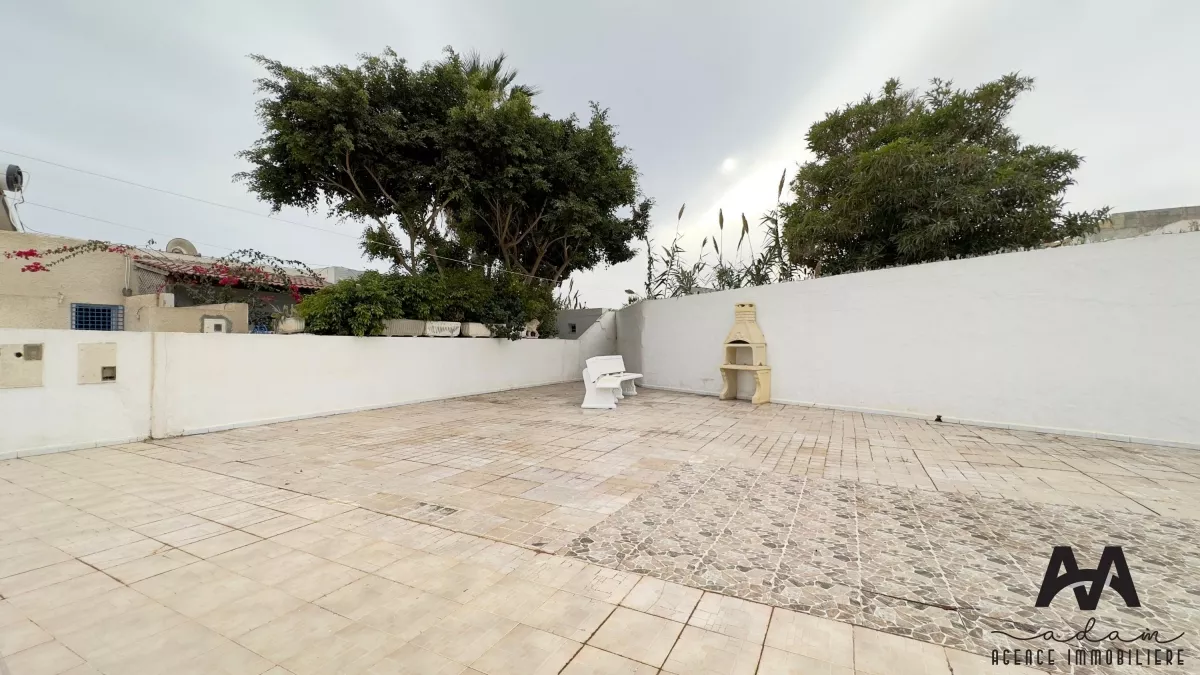 فيلا فاخرة S+3 في ليโด، نابل: ملاذ فاخر على الشاطئ