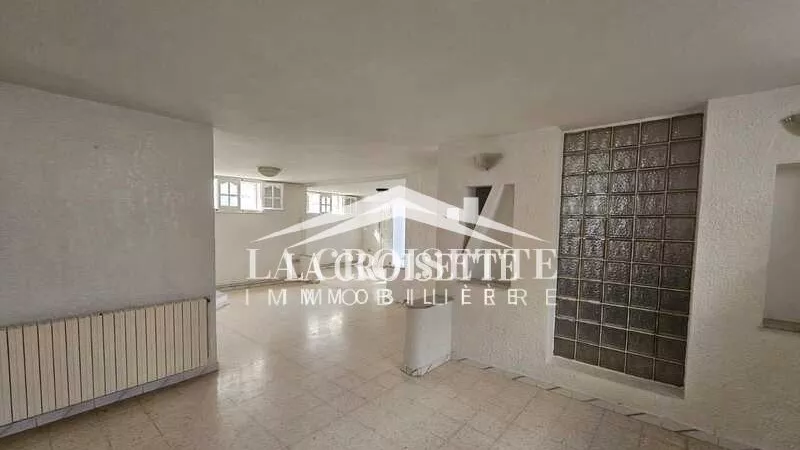 فيلا في الطابق الأرضي للكراء في لا مارса - MRCL0303